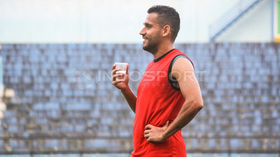 Arema Cronus mengakhiri kerja sama dengan Marcio Teruel. Copyright: © Ian Setiawan/Indosport